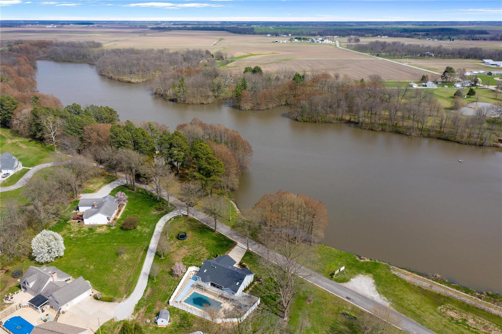 8950 Reservoir Road Nashville, IL 62263 - Photo 16 of 47