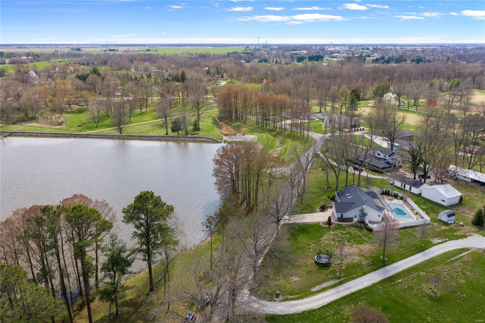 8950 Reservoir Road Nashville, IL 62263 - Photo 18 of 47