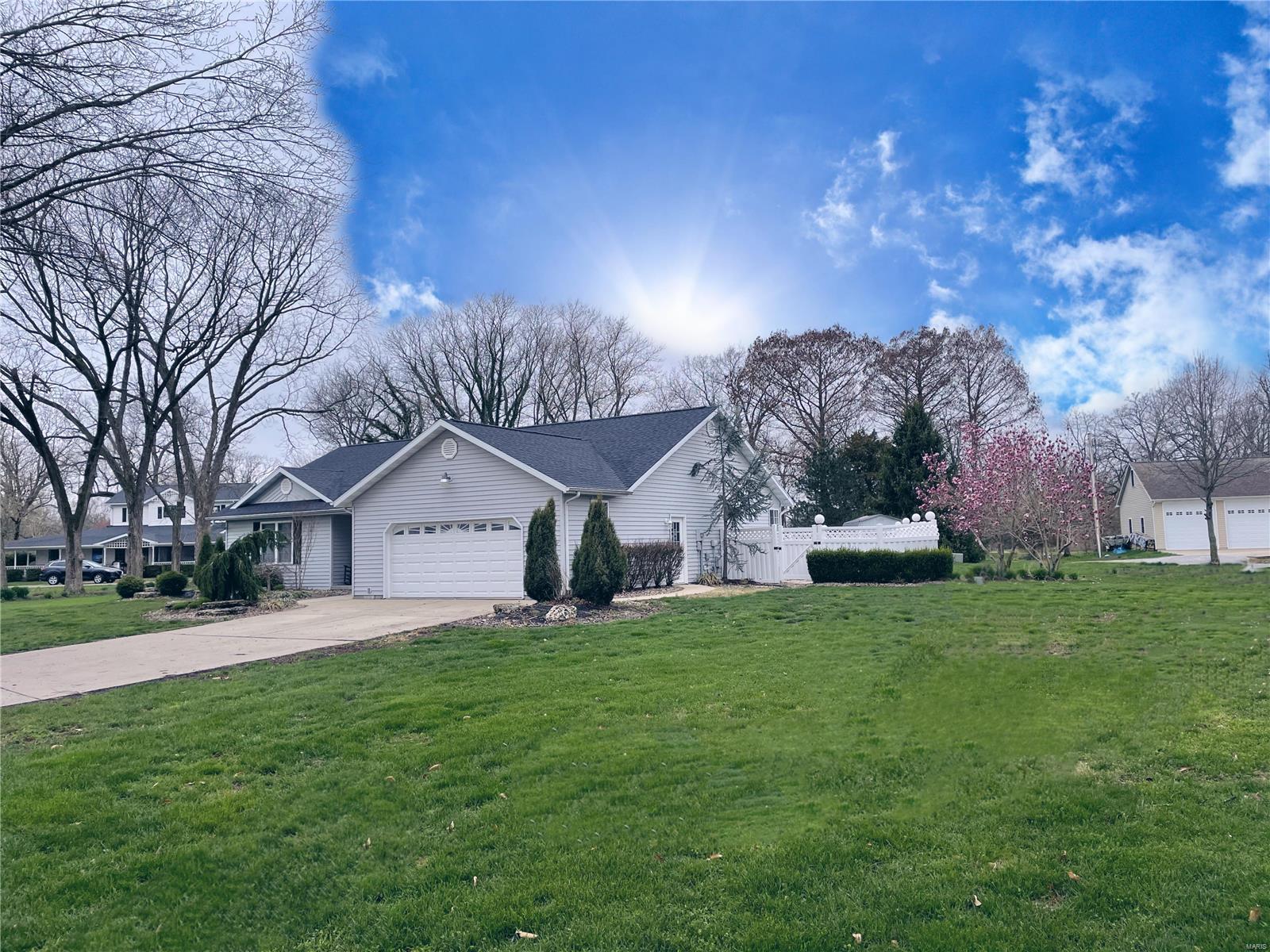8950 Reservoir Road Nashville, IL 62263 - Photo 3 of 47