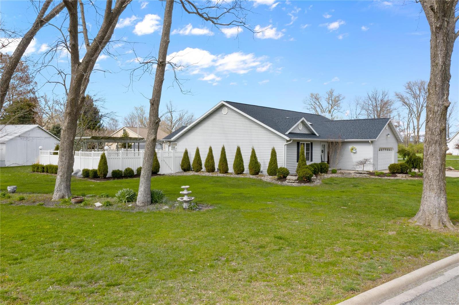 8950 Reservoir Road Nashville, IL 62263 - Photo 23 of 47