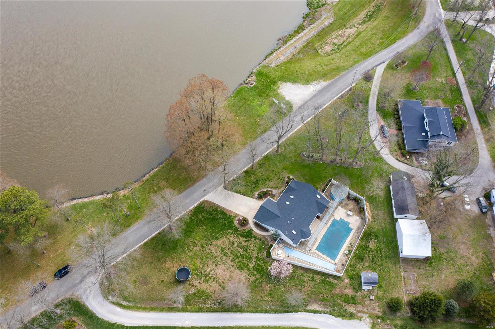 8950 Reservoir Road Nashville, IL 62263 - Photo 7 of 47