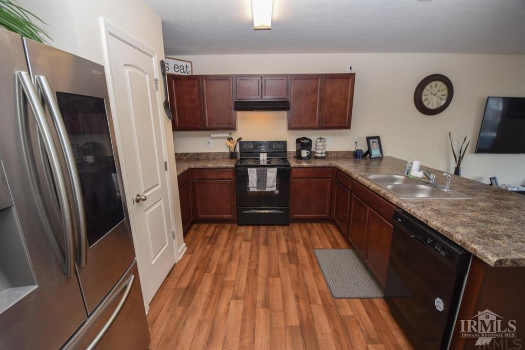 4408 Emerald Pointe Way Muncie, IN 47304 - Photo 7 of 32