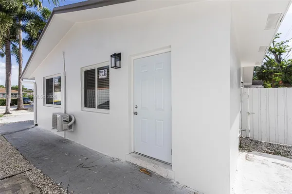 $1,450 | 55 Southwest 13th Street, Unit B, Dania Beach, FL 33004