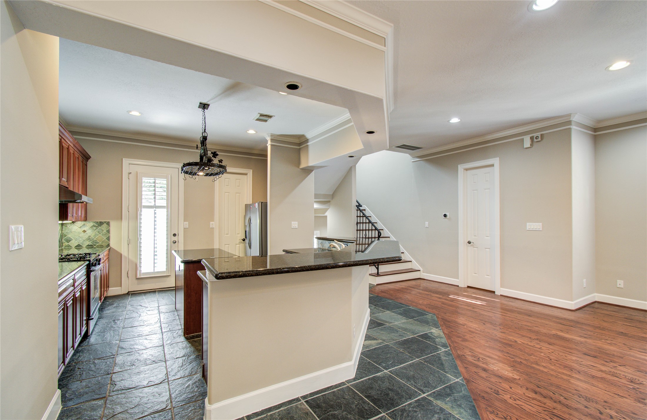 4613 Floyd Street Houston, TX 77007 - Photo 9 of 39