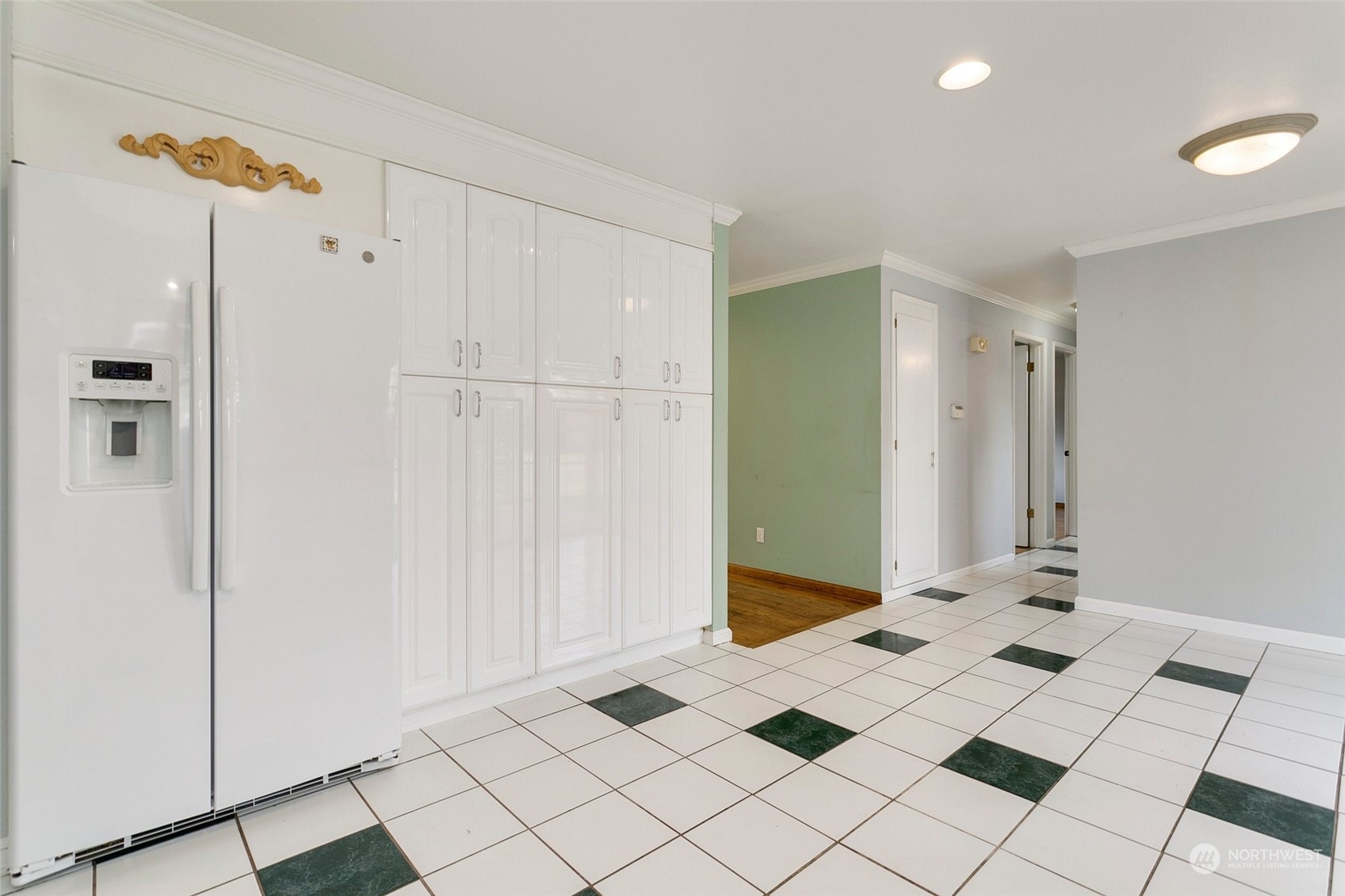 965 Hoquiam Avenue Northeast Renton, WA 98059 - Photo 12 of 37 a view of a bathroom with a shower