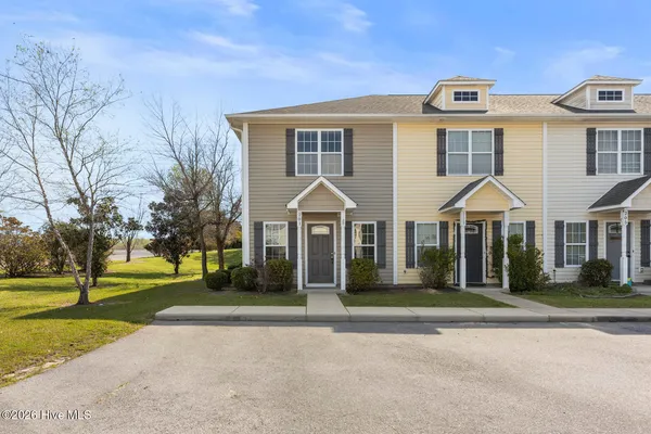 $1,250 | 201 Toucan Way, Hubert, NC 28539