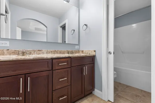 $1,250 | 201 Toucan Way, Hubert, NC 28539