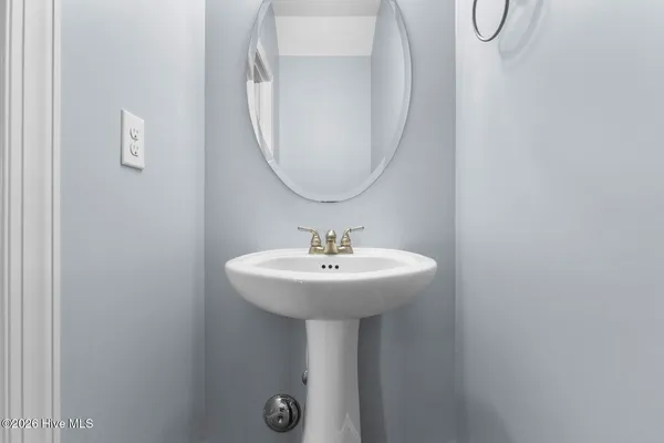 $1,250 | 201 Toucan Way, Hubert, NC 28539