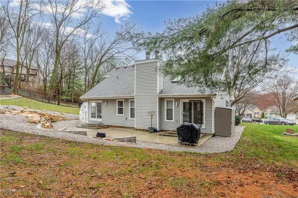 $389,000 | 304 Lancelot Drive, Liberty, MO 64068
