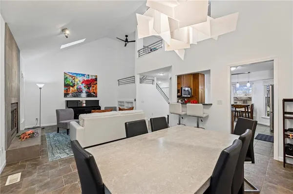 $389,000 | 304 Lancelot Drive, Liberty, MO 64068