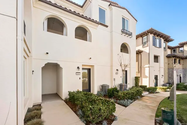 $1,050,000 | 13480 Lopelia Meadows Place, Unit 111, San Diego, CA 92130