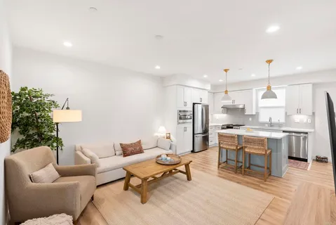 $1,050,000 | 13480 Lopelia Meadows Place, Unit 111, San Diego, CA 92130