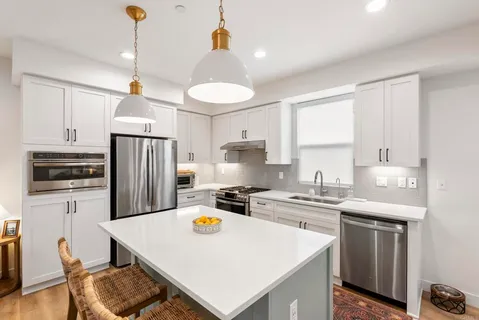 $1,050,000 | 13480 Lopelia Meadows Place, Unit 111, San Diego, CA 92130