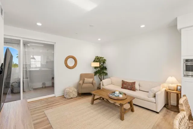 $1,050,000 | 13480 Lopelia Meadows Place, Unit 111, San Diego, CA 92130