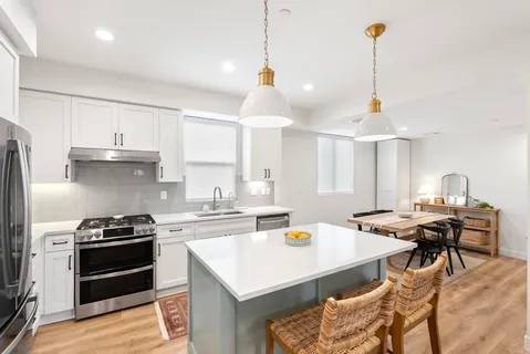 $1,050,000 | 13480 Lopelia Meadows Place, Unit 111, San Diego, CA 92130