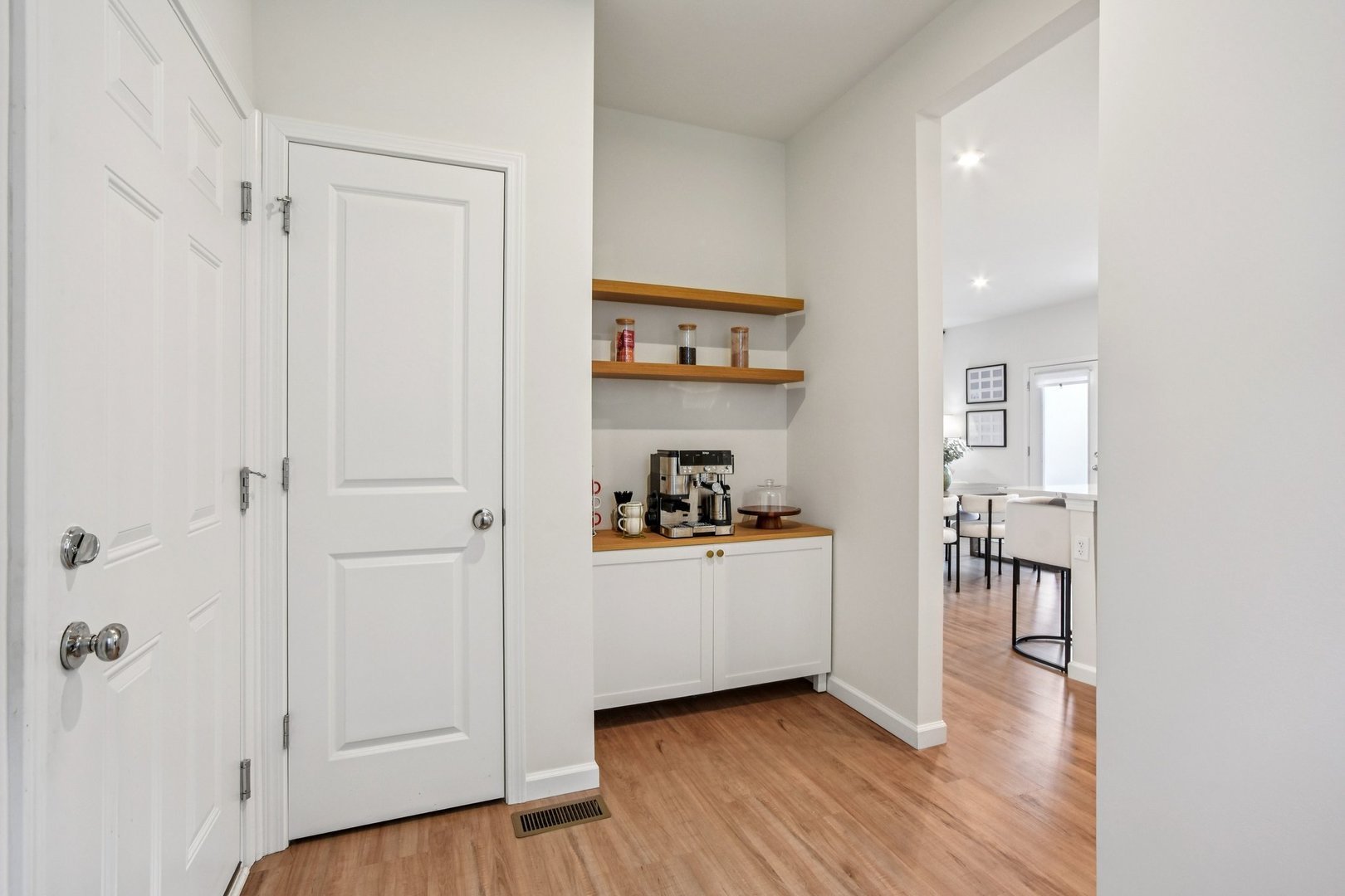 600 Alpine Drive Algonquin, IL 60102 - Photo 15 of 40 a kitchen with cabinets and wooden floor