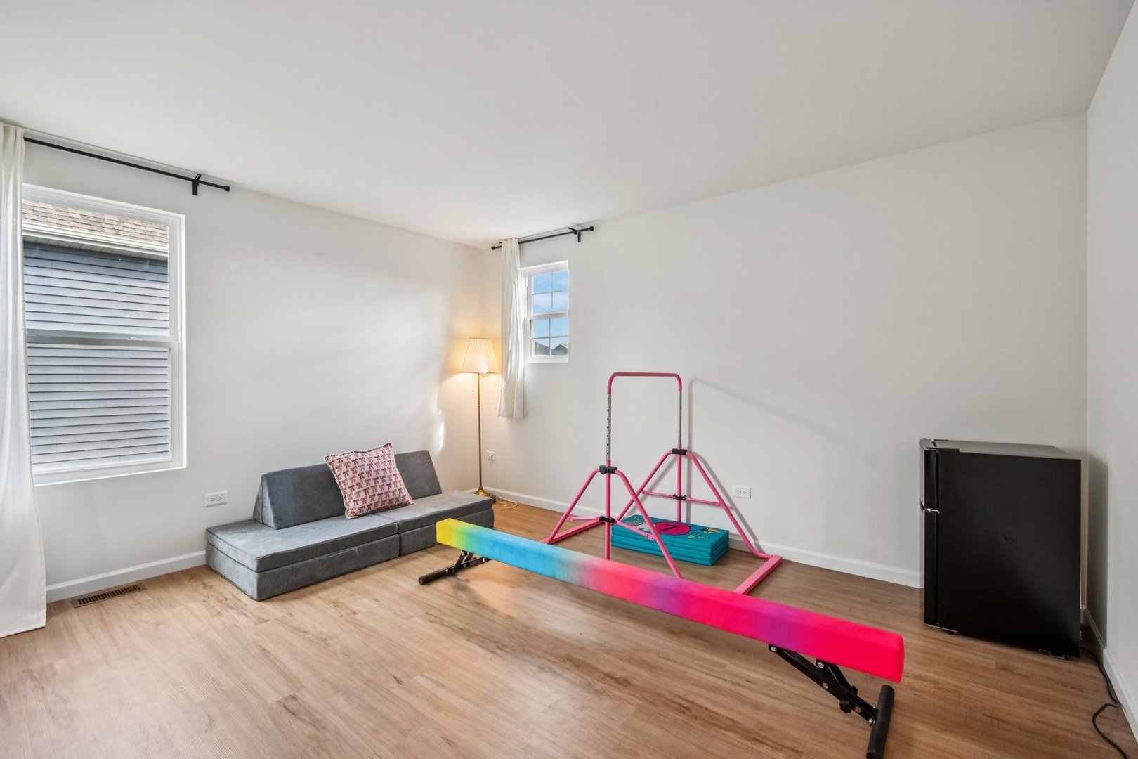 600 Alpine Drive Algonquin, IL 60102 - Photo 31 of 40 a bedroom with furniture and a couch