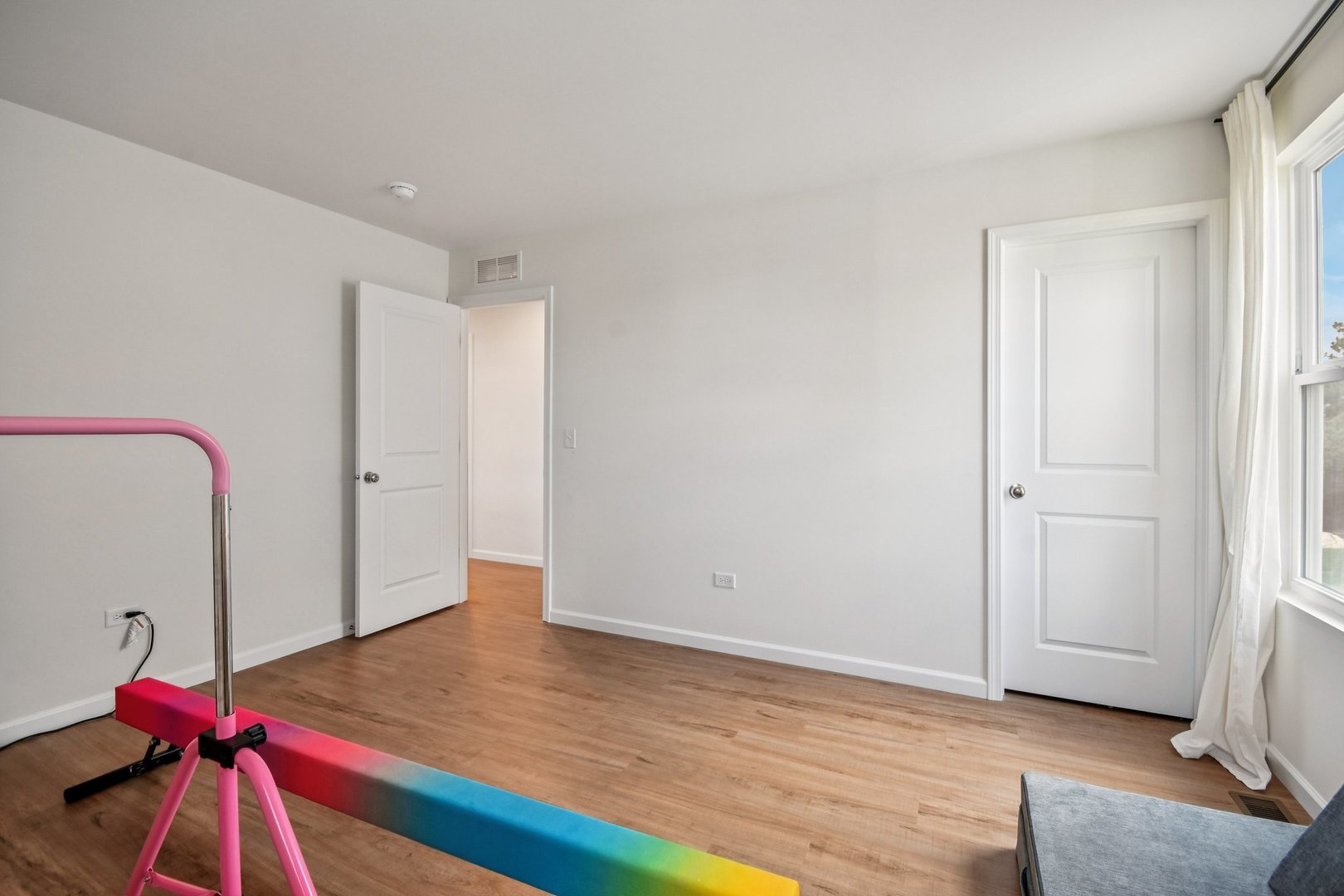 600 Alpine Drive Algonquin, IL 60102 - Photo 32 of 40 a view of empty room with wooden floor