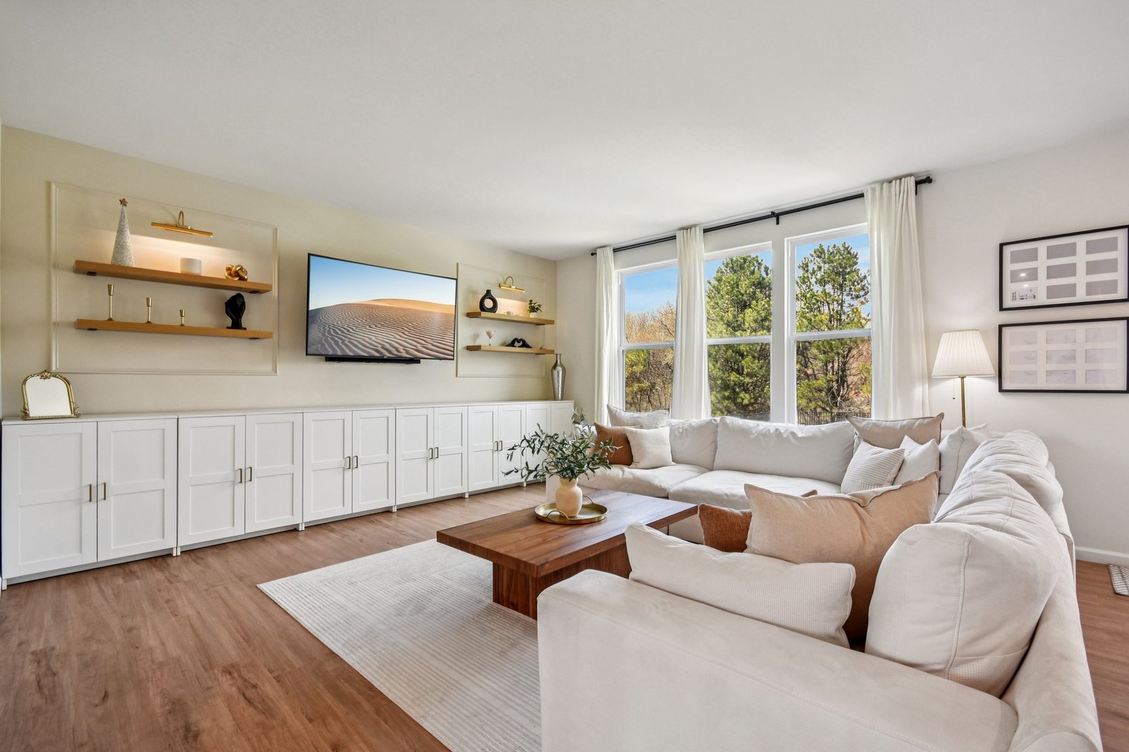 600 Alpine Drive Algonquin, IL 60102 - Photo 6 of 40 a living room with furniture and a large window
