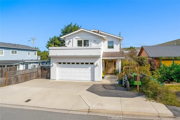 a house view with a outdoor space