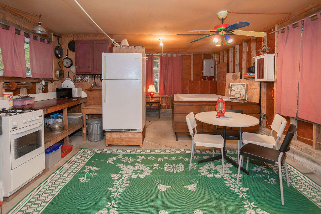 28 Pratt Road Wilton, ME 04294 - Photo 3 of 16 taylor-kaminsky-photo-1
