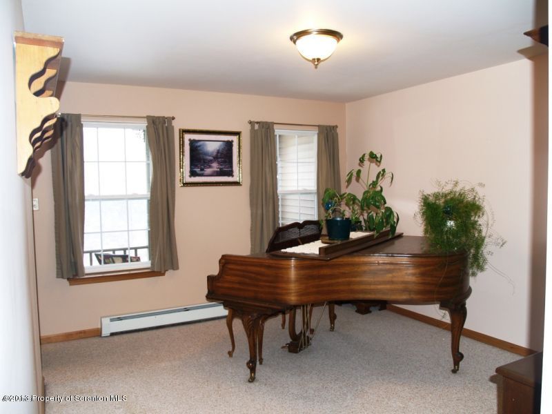 6 Spudeno Road Moscow, PA 18444 - Photo 9 of 21 Gallery Image 9