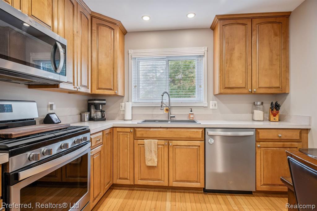 42050 Old Bridge Road Canton, MI 48188 - Photo 12 of 30