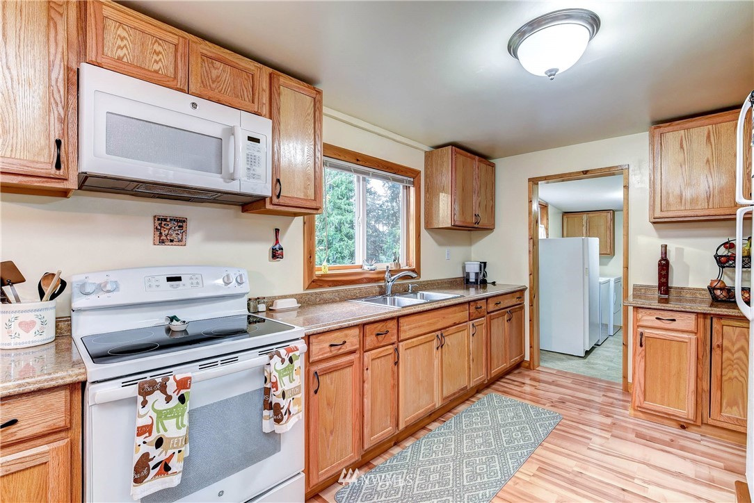 16729 Three Lakes Road Snohomish, WA 98290 - Photo 11 of 30