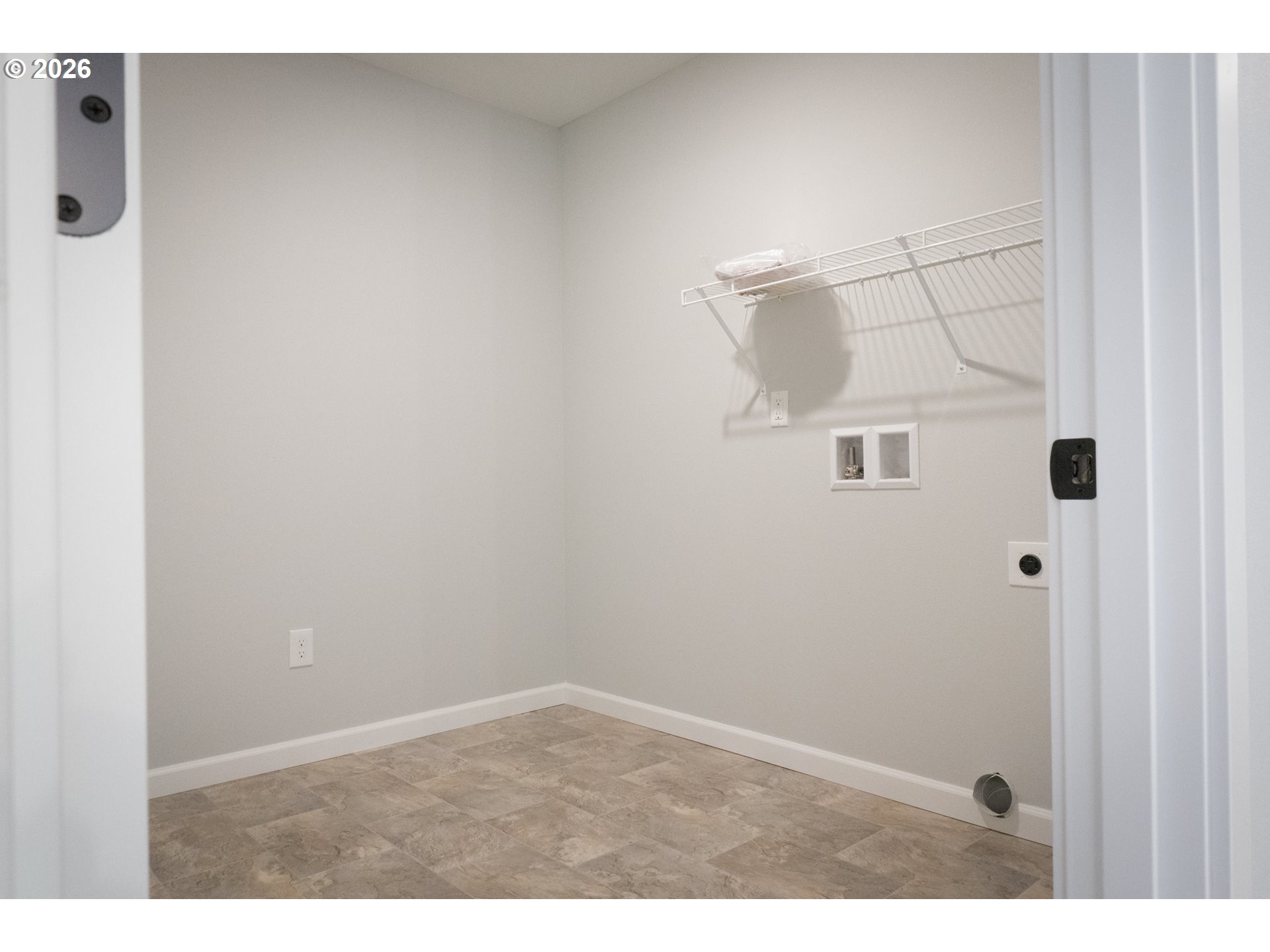 92402 Abbott Road Astoria, OR 97103 - Photo 11 of 32