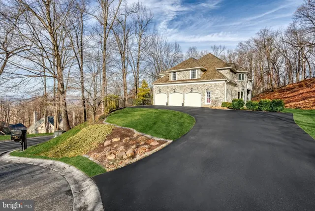 $1,495,000 | 624 Carrington Court, Hummelstown, PA 17036