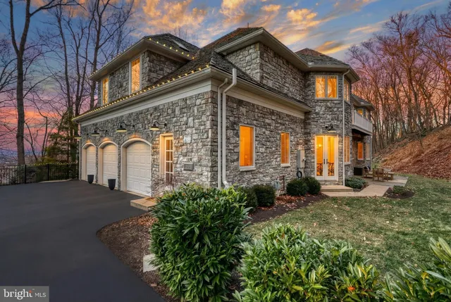 $1,495,000 | 624 Carrington Court, Hummelstown, PA 17036