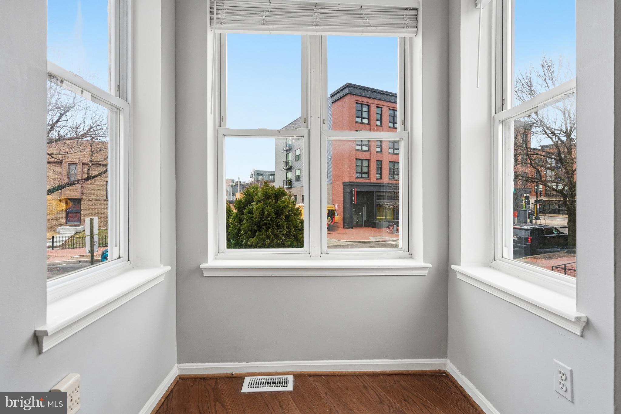 816 13th Street Northeast Washington, DC 20002 - Photo 7 of 32