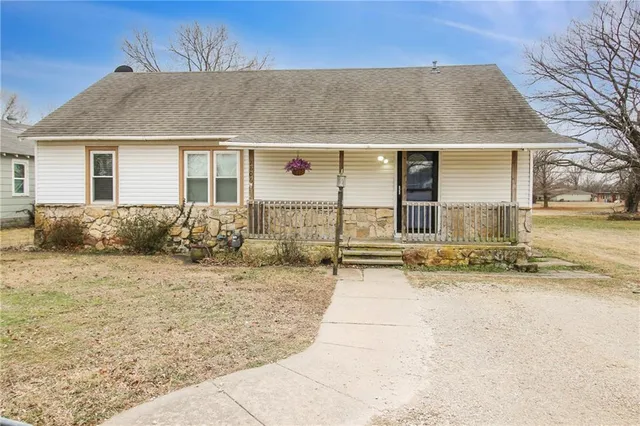 $73,000 | 2806 Appleton Street, Parsons, KS 67357