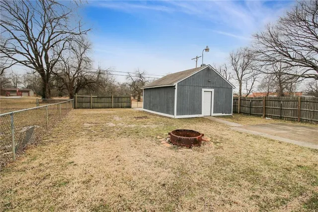 $73,000 | 2806 Appleton Street, Parsons, KS 67357