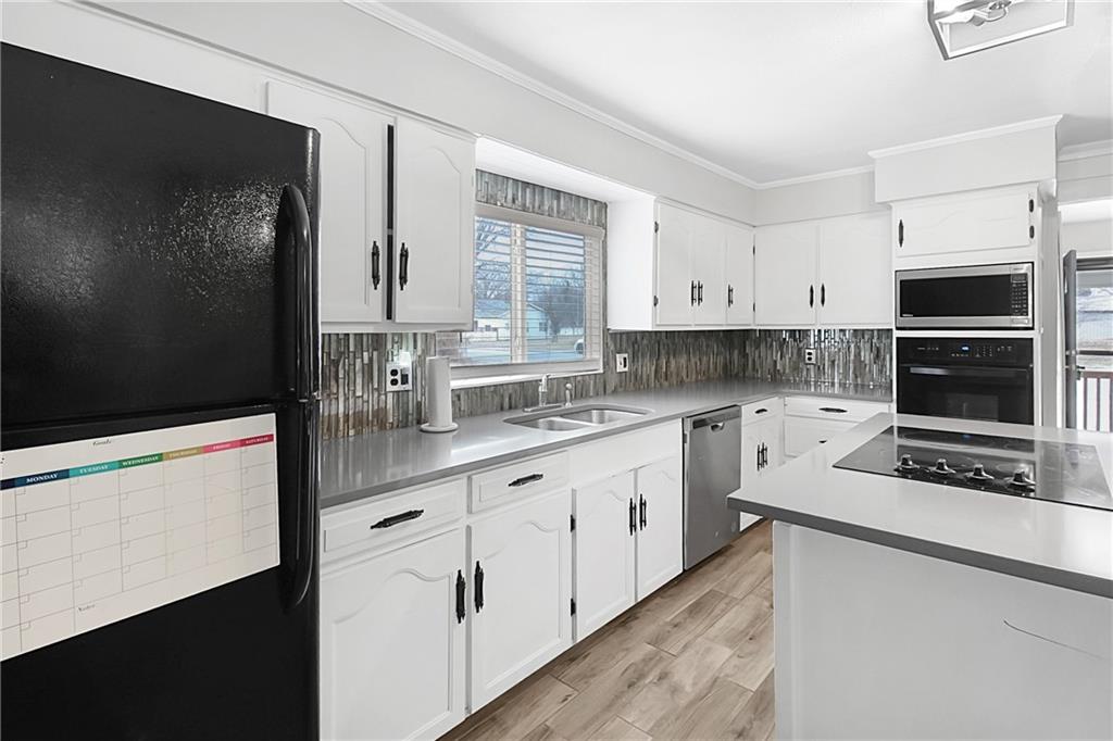 2806 Appleton Street Parsons, KS 67357 - Photo 8 of 23