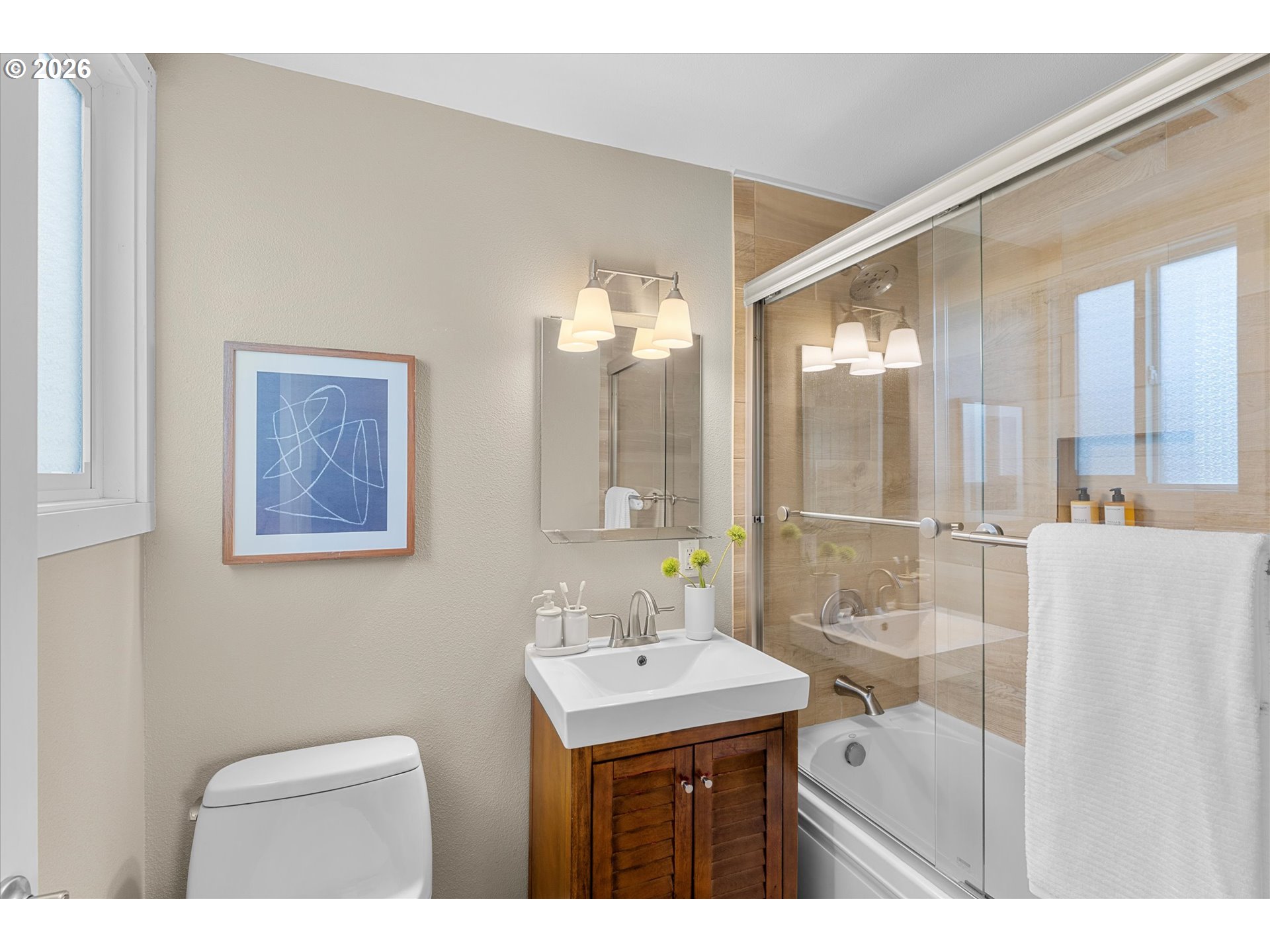 14815 Southwest Bonnie Brae Street Beaverton, OR 97007 - Photo 21 of 32 Bathroom, Attached