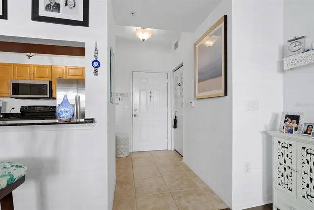 $425,000 | 1064 North Tamiami Trail, Unit 1206, Sarasota, FL 34236