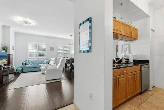 $425,000 | 1064 North Tamiami Trail, Unit 1206, Sarasota, FL 34236