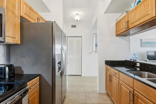 $425,000 | 1064 North Tamiami Trail, Unit 1206, Sarasota, FL 34236