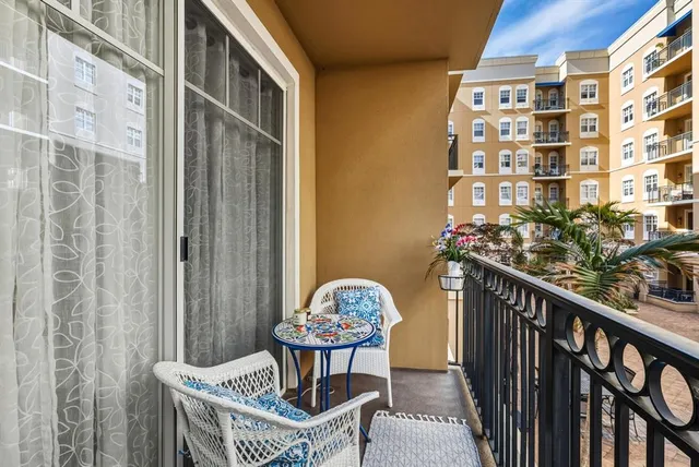 $425,000 | 1064 North Tamiami Trail, Unit 1206, Sarasota, FL 34236