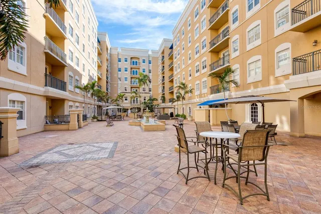 $425,000 | 1064 North Tamiami Trail, Unit 1206, Sarasota, FL 34236
