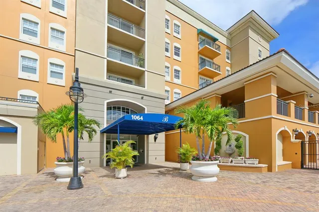 $425,000 | 1064 North Tamiami Trail, Unit 1206, Sarasota, FL 34236