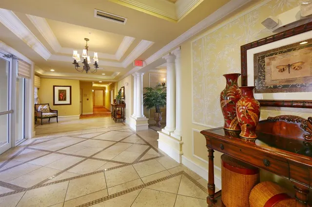 $425,000 | 1064 North Tamiami Trail, Unit 1206, Sarasota, FL 34236