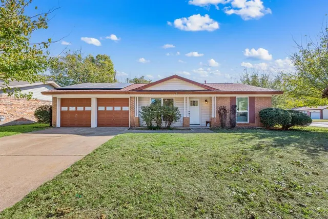 $325,000 | 1000 Madrid Street, Hurst, TX 76053