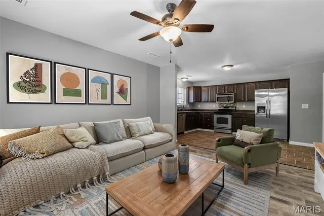 $154,900 | 1835 Woodland Trail, Unit 4, Farmington, MO 63640