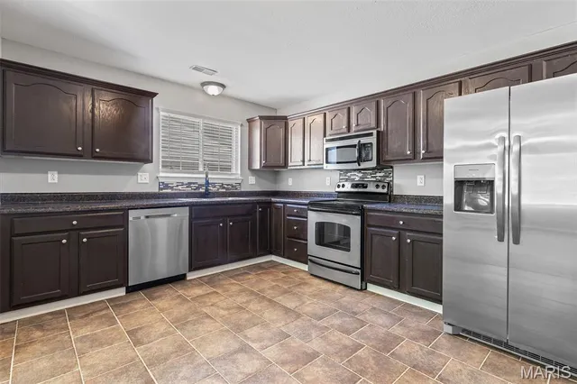 $154,900 | 1835 Woodland Trail, Unit 4, Farmington, MO 63640