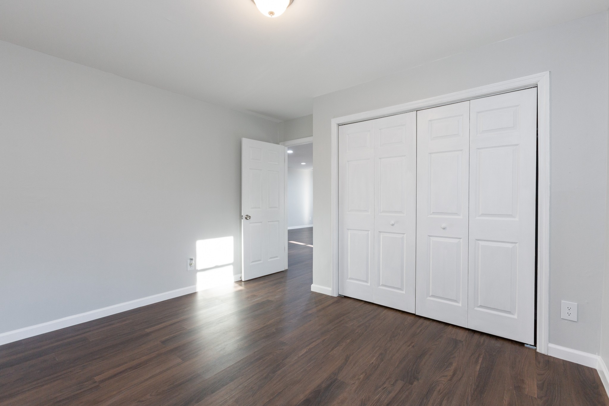 6169 Highway 76 Springfield, TN 37172 - Photo 20 of 34 a view of empty room with wooden floor