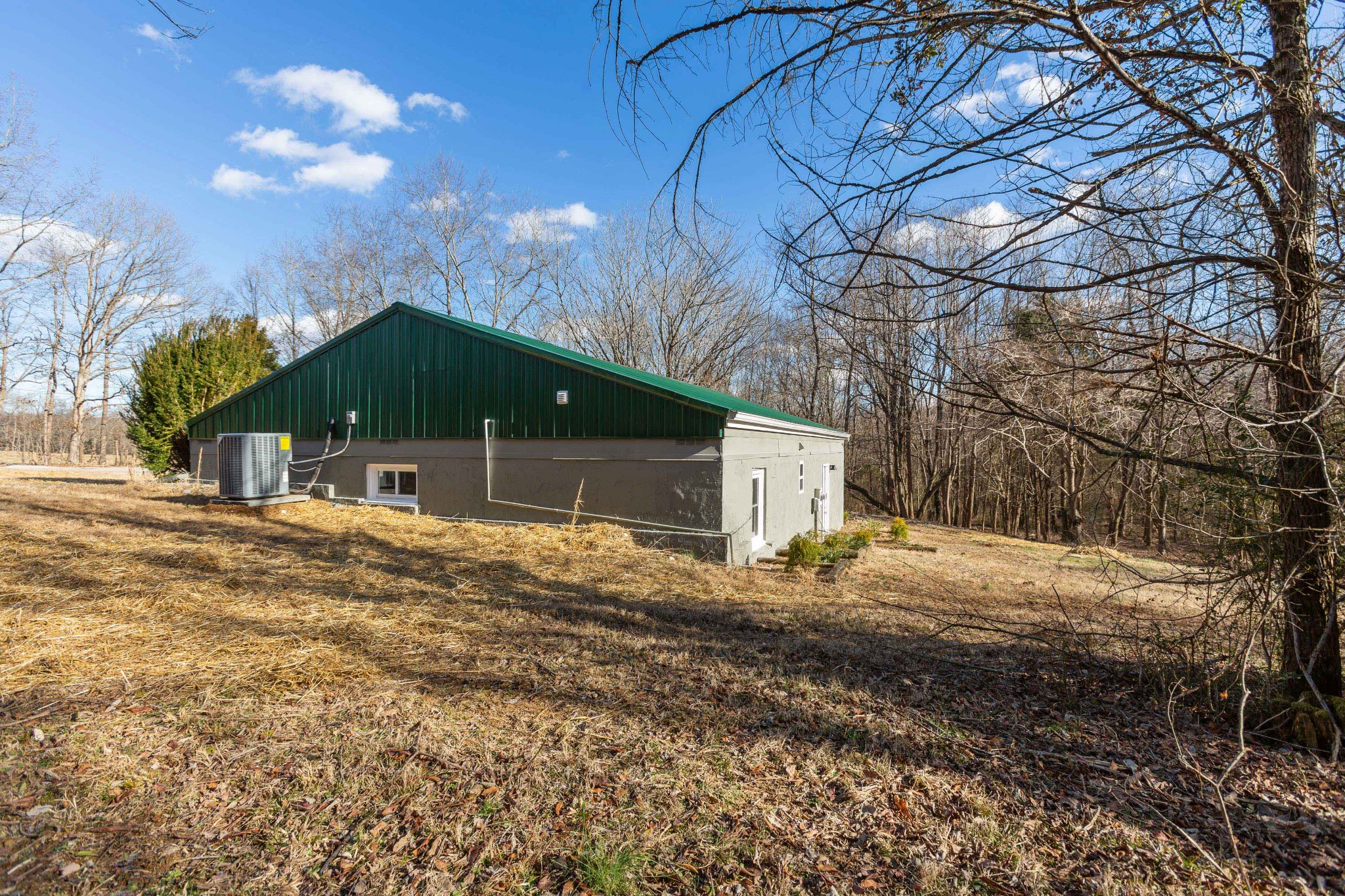 6169 Highway 76 Springfield, TN 37172 - Photo 28 of 34 a view of a house with a yard