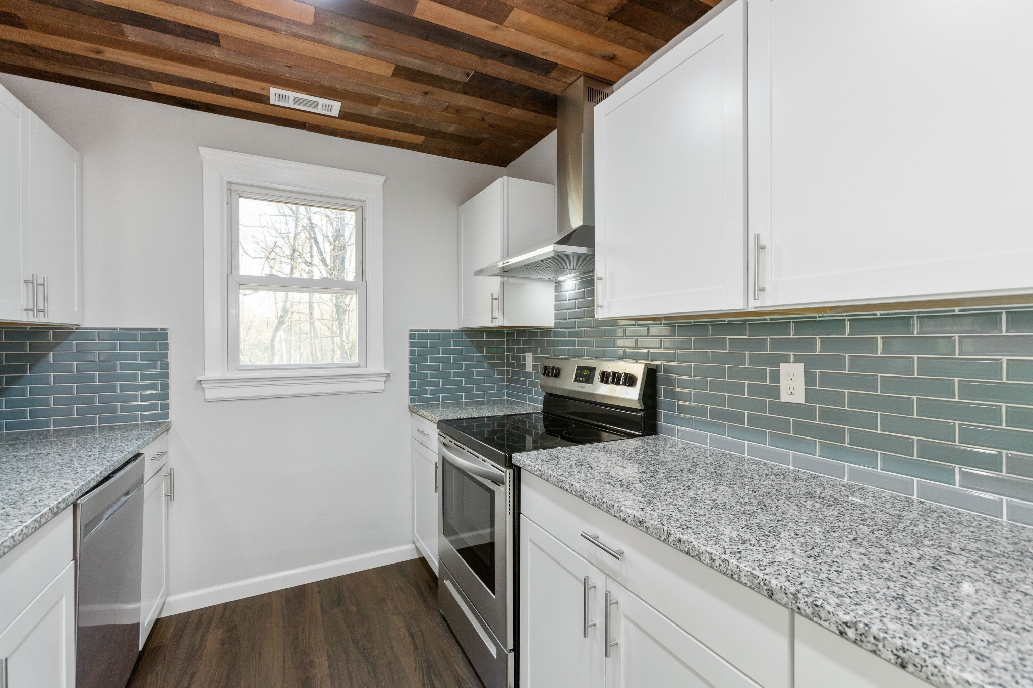 6169 Highway 76 Springfield, TN 37172 - Photo 10 of 34 a kitchen with sink stove and cabinets