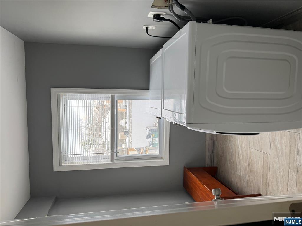 87 Royal, Unit 2 Hawthorne, NJ 07506 - Photo 13 of 15